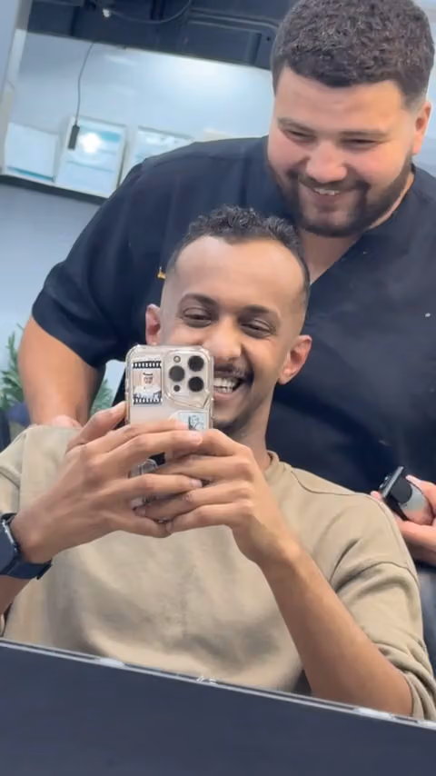 حلاق لمسات الشهامة للحلاقه