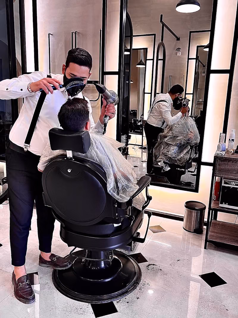 حلاق ميرور | Mirror Barbershop