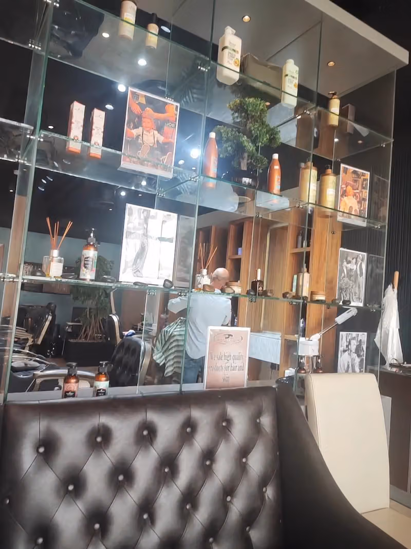 حلاق قصات الشعر الانيقه Barbershop Smartcuts