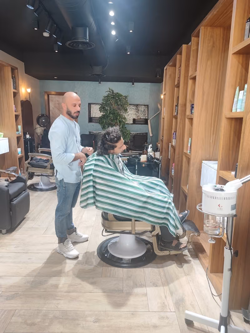 حلاق قصات الشعر الانيقه Barbershop Smartcuts