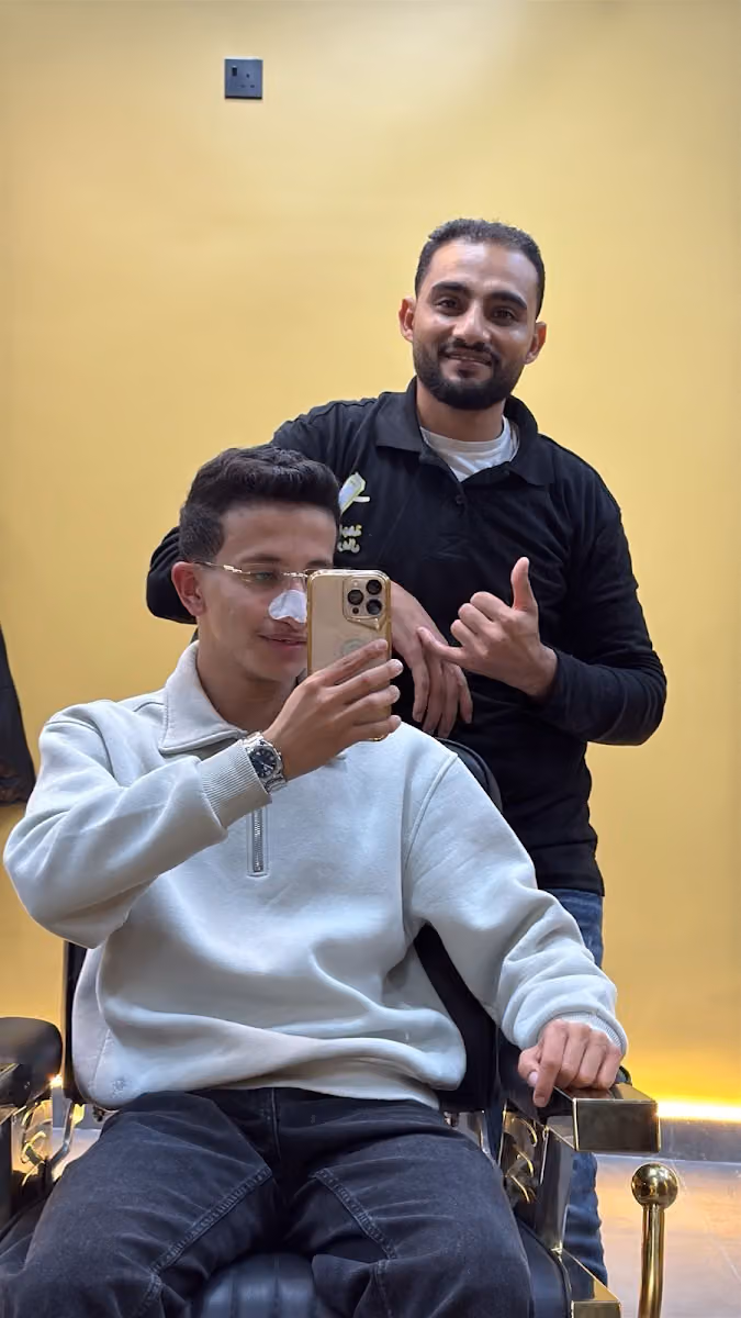 حلاق واجهة تنال