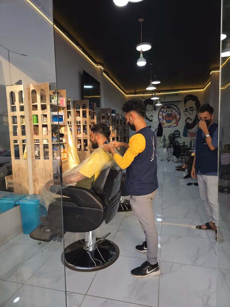 حلاق يمني عبود