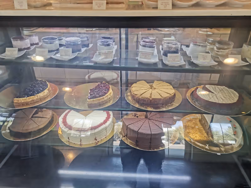 Helens Bakery Riyadh, Urubah