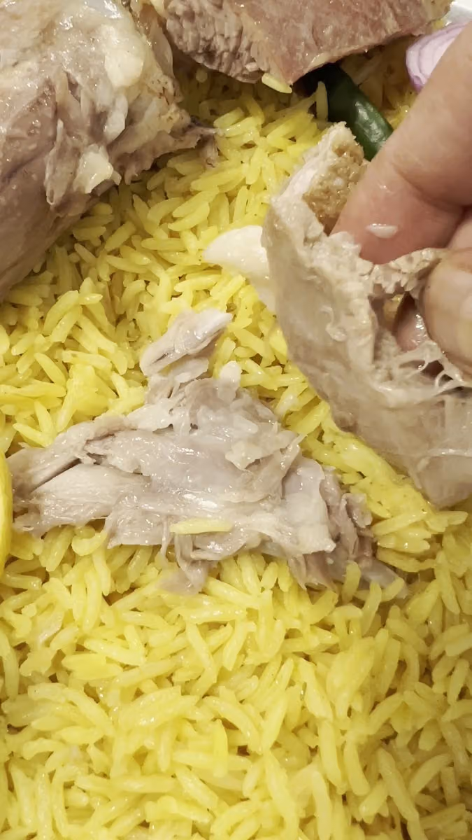حنيذ و مندي الجنوب حي الرمال