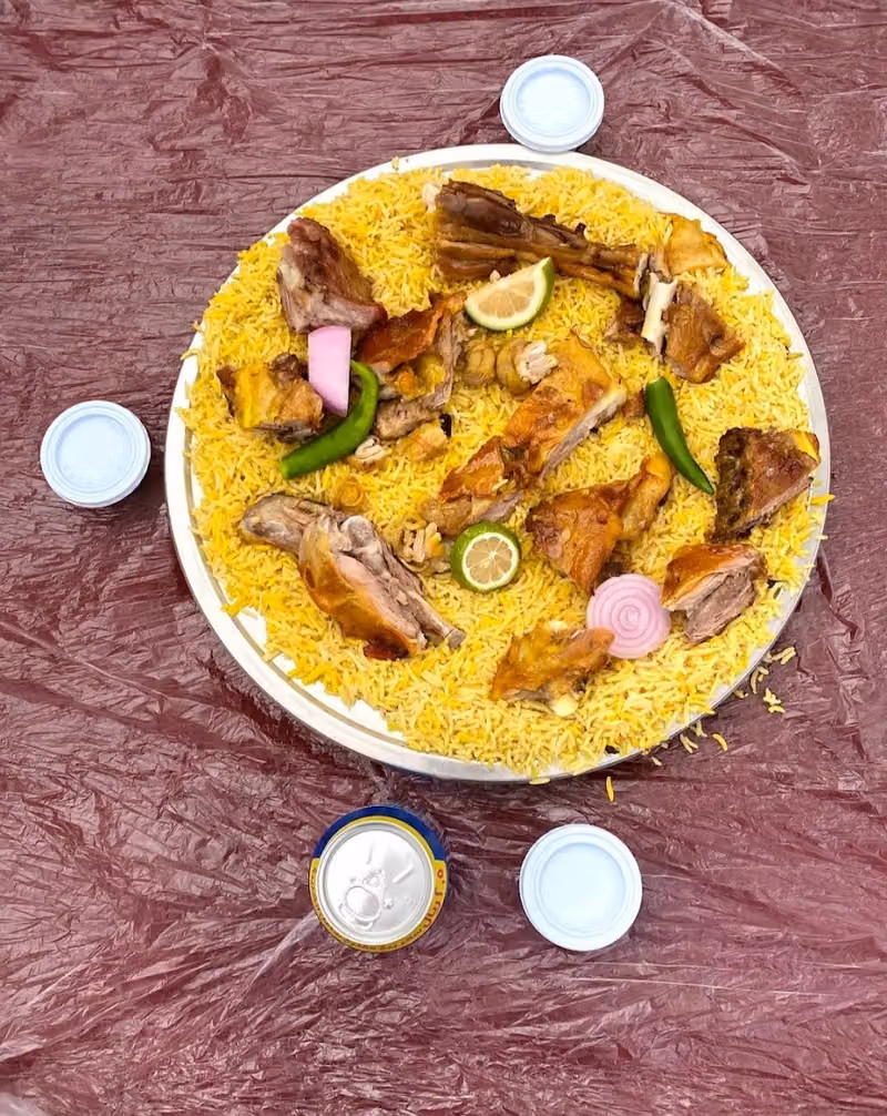 حنيذ و مندي الجنوب حي الرمال
