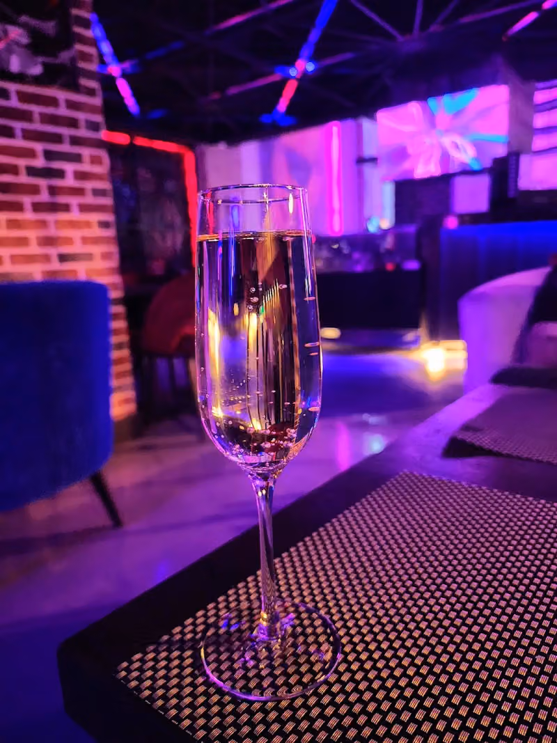 Hot & Blue Chillout Lounge