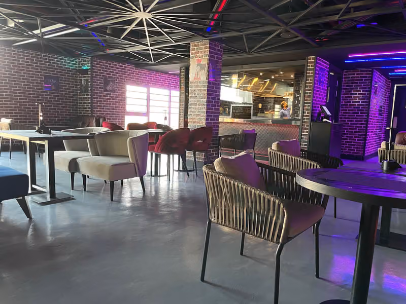 Hot & Blue Chillout Lounge