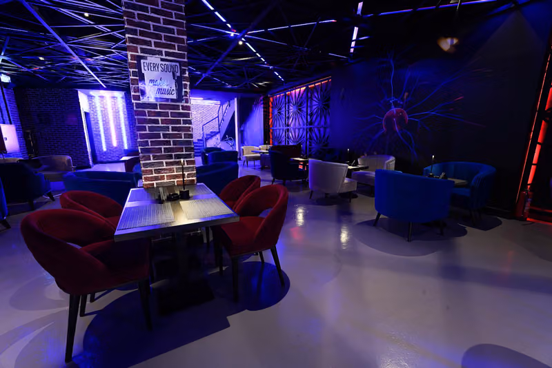 Hot & Blue Chillout Lounge