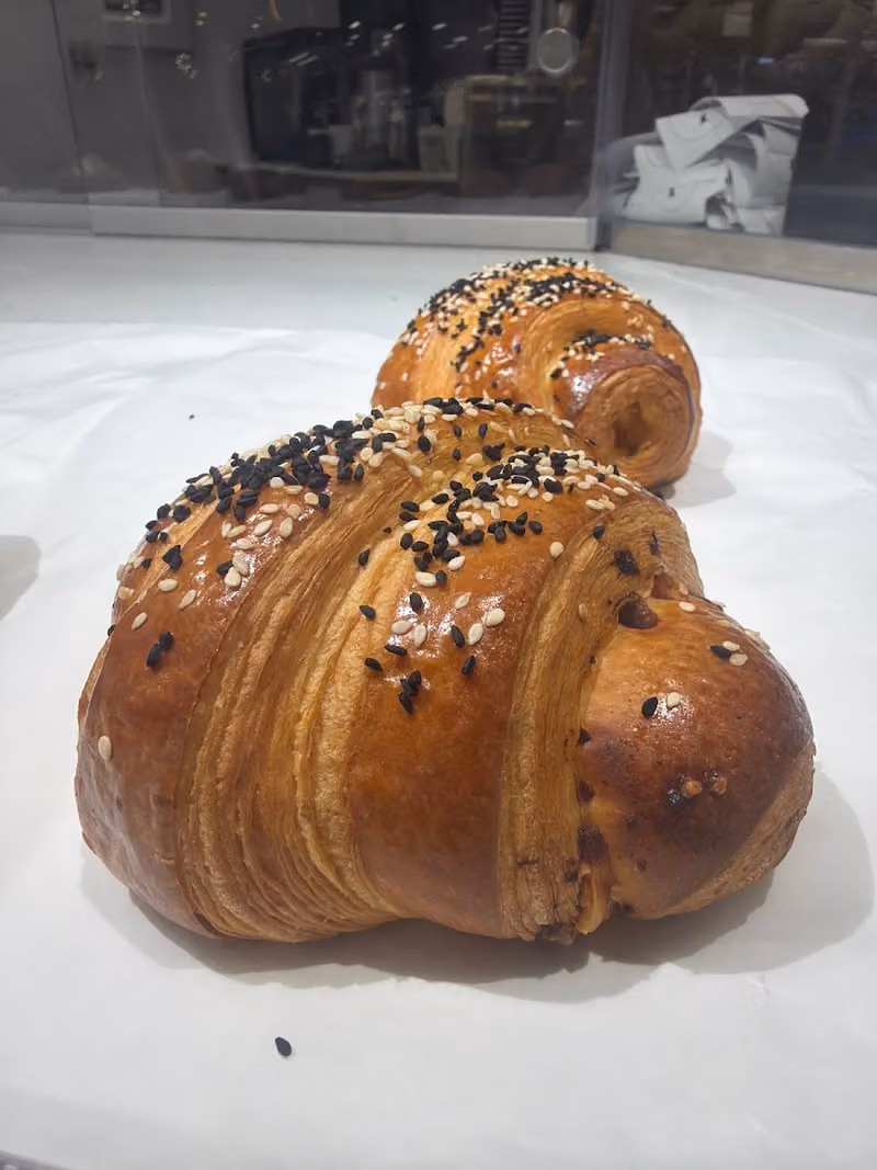 ILLION Bakery & Cafe