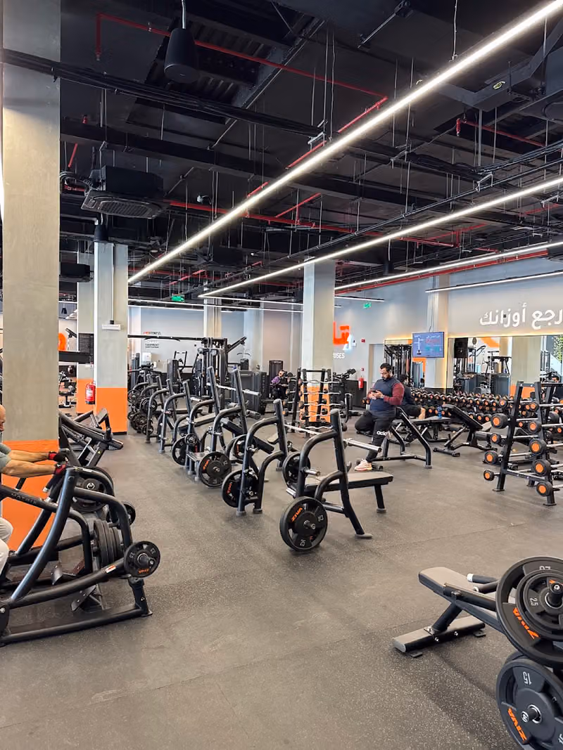 iN2Fitness - Al Mutamarat Men