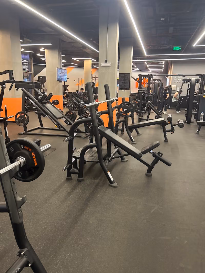 iN2Fitness - Al Mutamarat Men