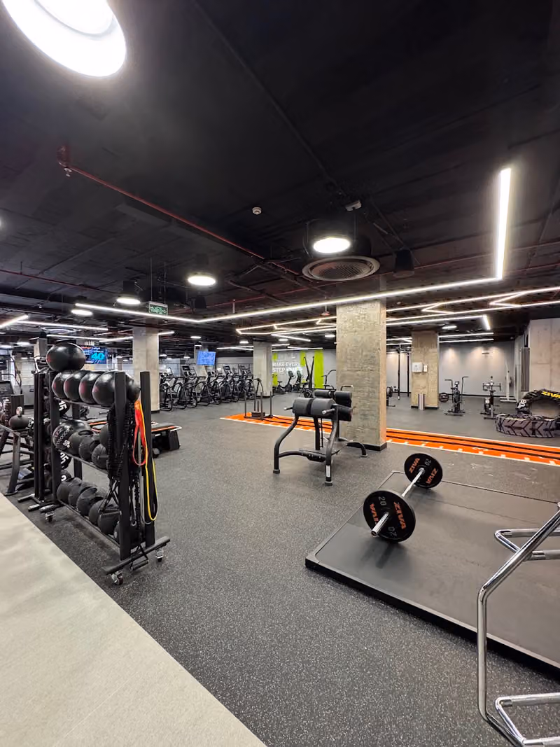 iN2Fitness - Al Nakheel