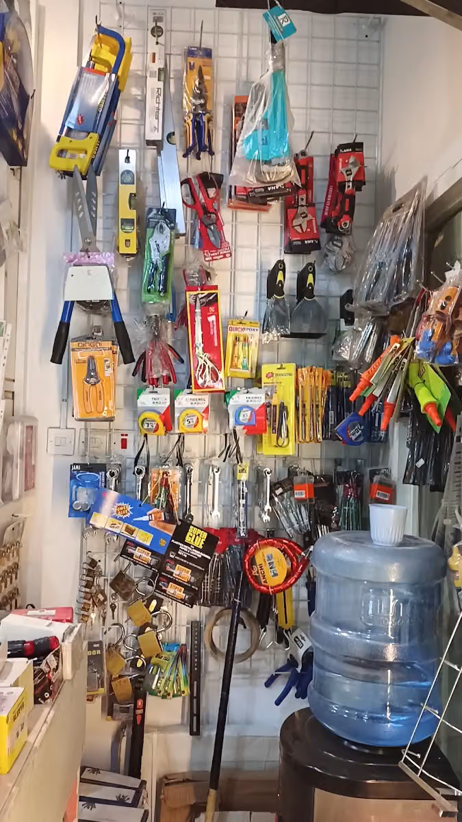 Irqah Electric and Plumbing store غازي الدعجاني السباك و الكهرباء