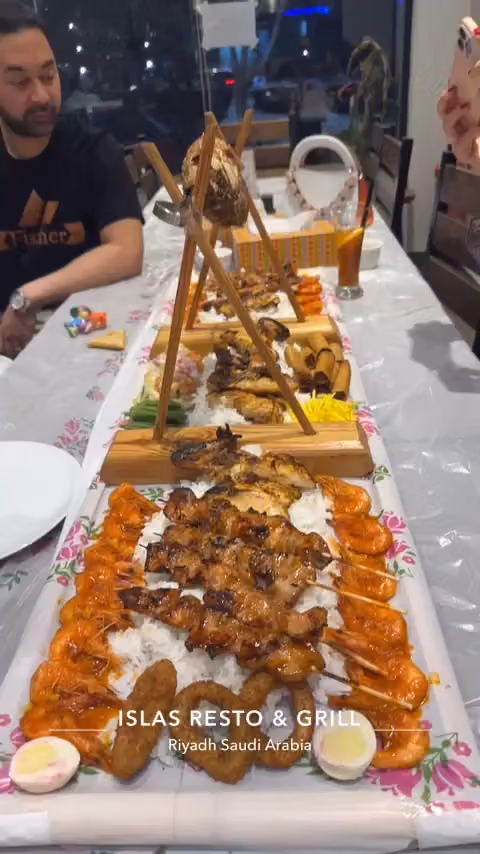 ISLAS Resto & Grill
