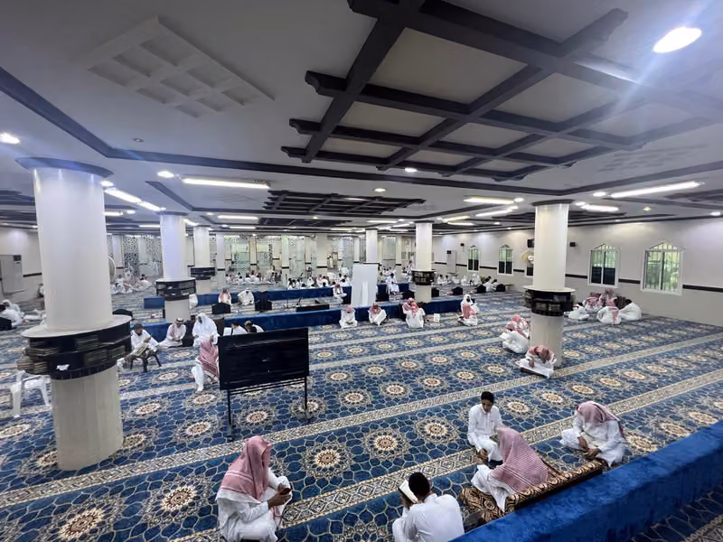 جامع ابو بكر الصديق ، مجمع ابن باز التعليمي