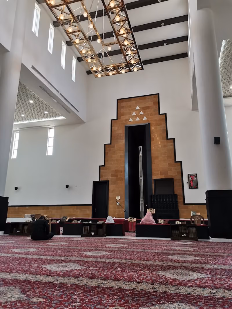 جامع الملك عبدالله بحي الخليج