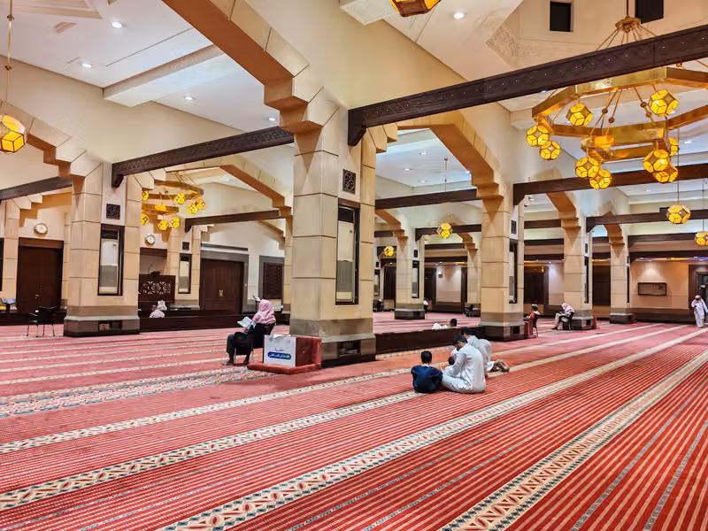 جامع والدة الأمير ماجد بن عبدالعزيز