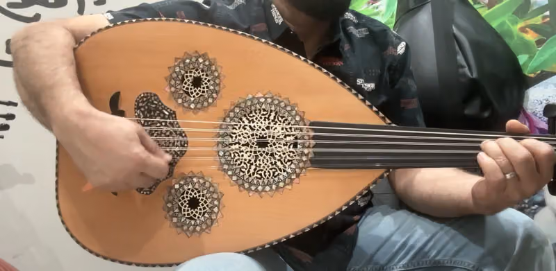(جاسم العيادة) تعليم عود في( الرياض )