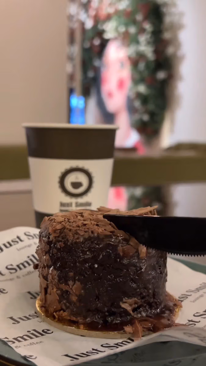 JUST SMILE lounge & coffee