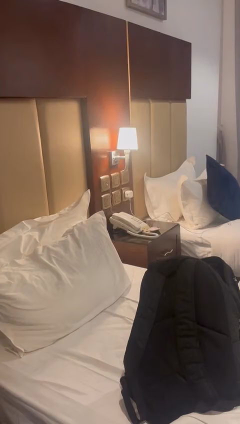 جولدن ديون الملز