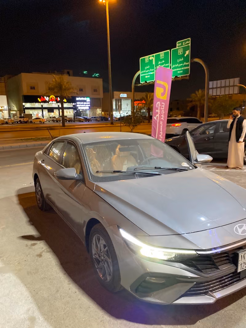 جيكار لتأجير السيارات فرع طويق طريق نجم الدين
