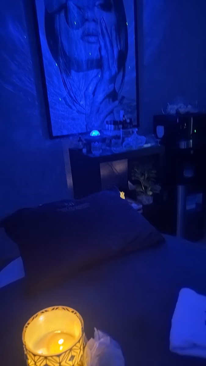 Kelly Bragagnolo Luxury Massage | ( Couples & Ladies only)