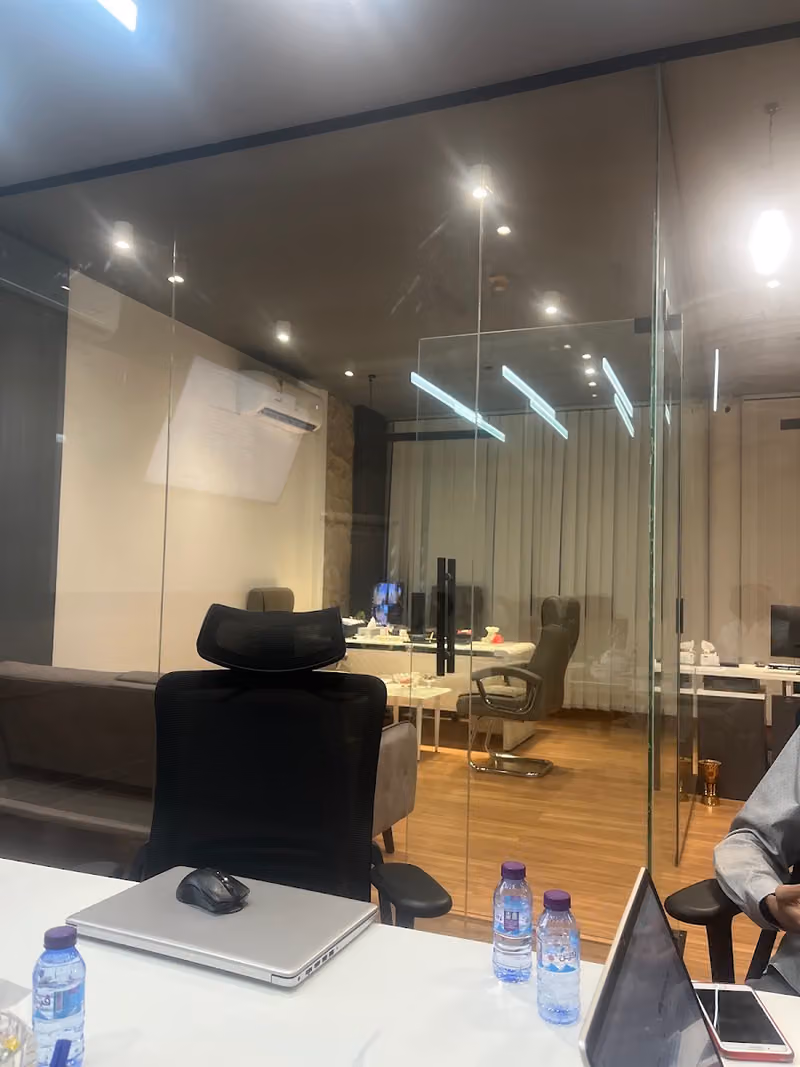 خبراء الأعمال للخدمات العامة والأعمال