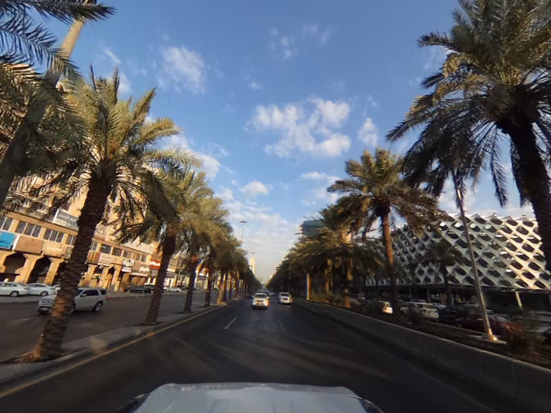 خبراء الحجوزات للسفر والسياحة