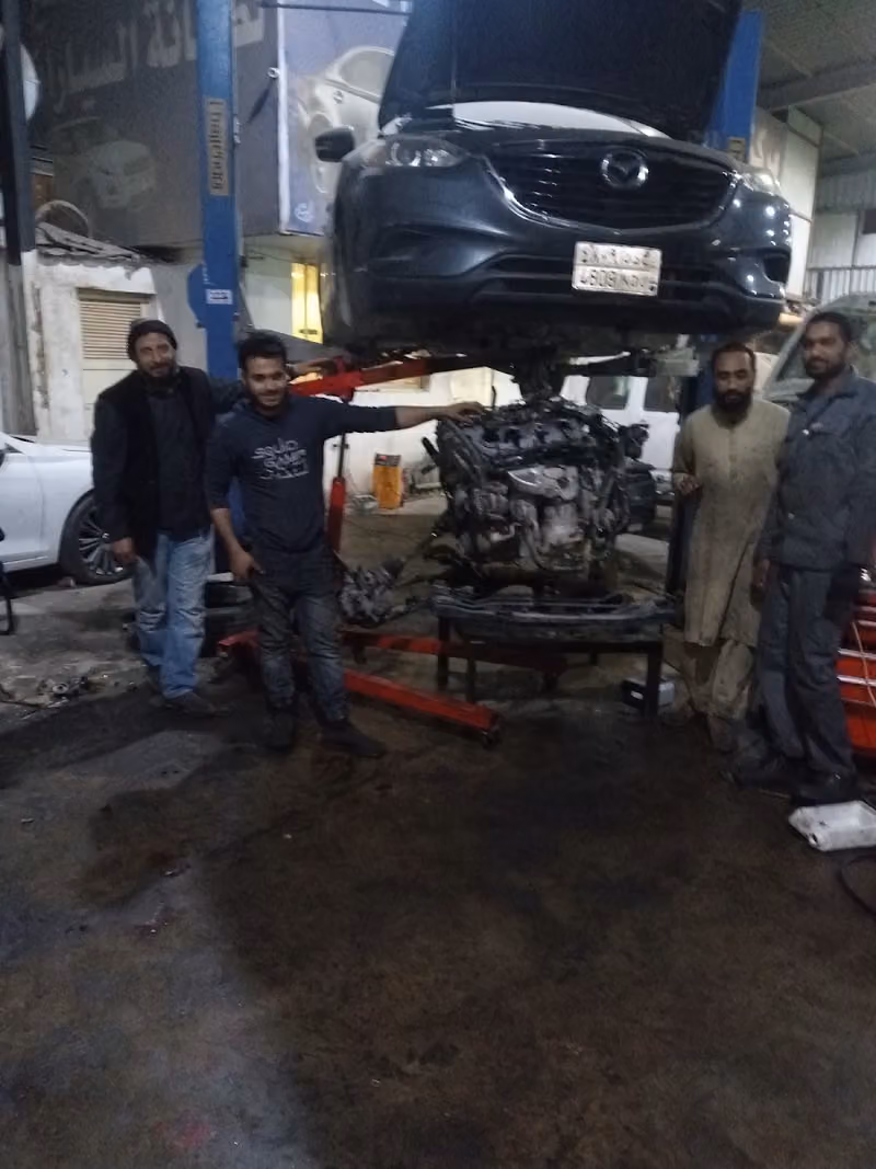 خبير المحرك لصيانة السيارات