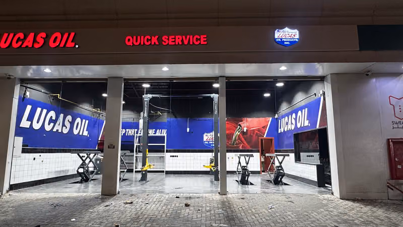 خدمات زيوت لوكاس | Lucas Quick Service