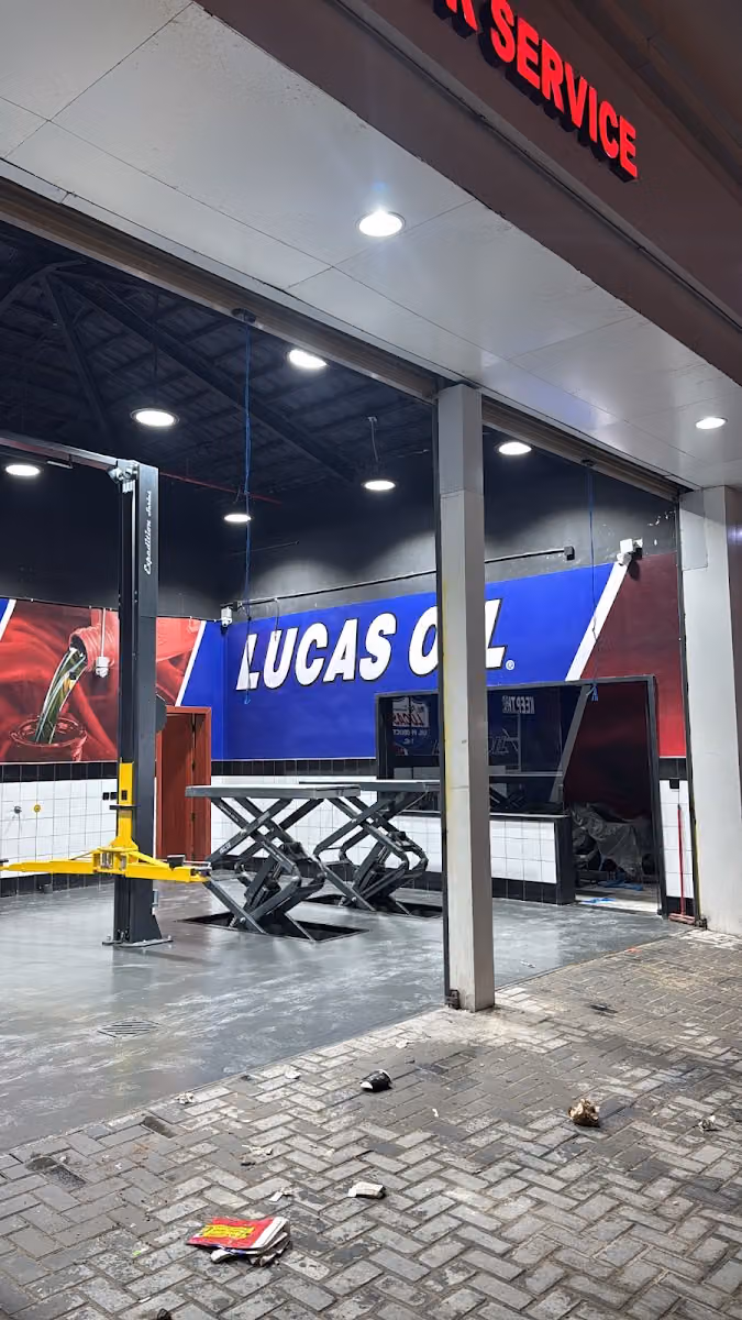 خدمات زيوت لوكاس | Lucas Quick Service