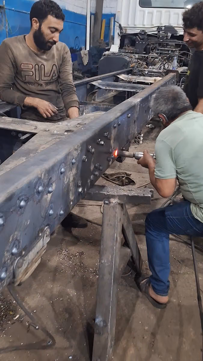 كهرباء شاحنات صناعيه السلي