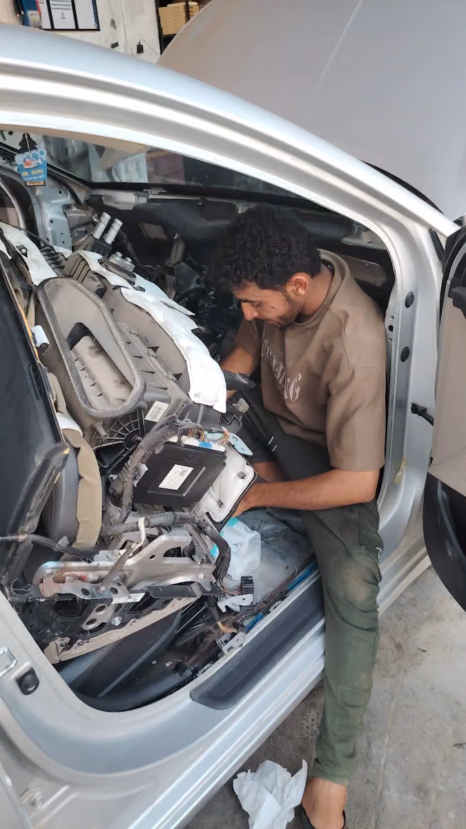 كهرباء والتكييف والرديترات عبد الكريم المطيري