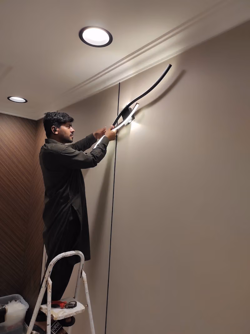 كهربائي و سباك ELECTRICIAN&PLUMBER