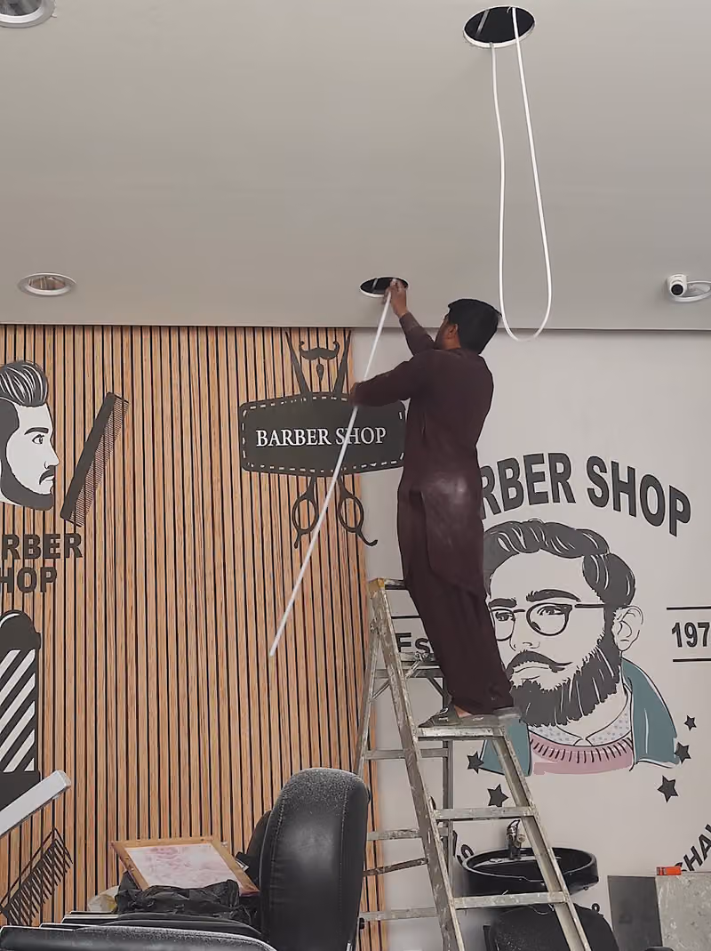 كهربائي و سباك ELECTRICIAN&PLUMBER