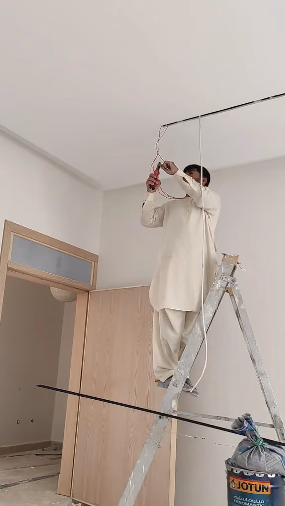 كهربائي و سباك ELECTRICIAN&PLUMBER