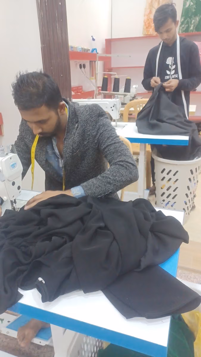 خياط نسائي Tailor