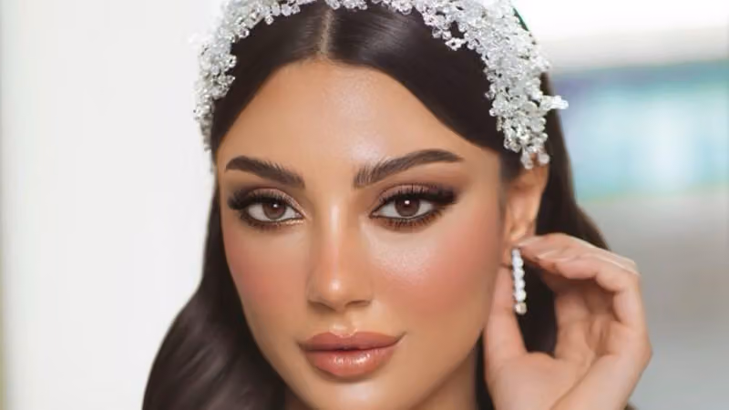 كوافيرة شعر وميكب آرتست (خدمات منزليه الرياض) لمسة هالة