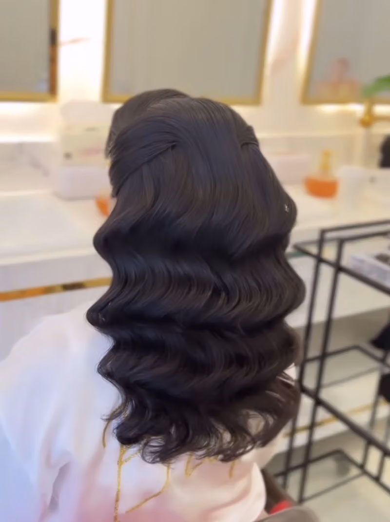 كوافيرة شعر وميكب آرتست (خدمات منزليه الرياض) لمسة هالة
