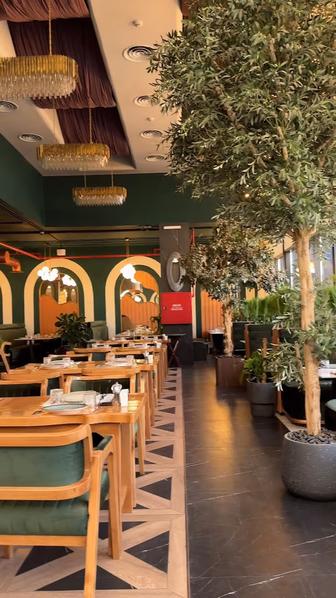 La Rio restaurant & lounge