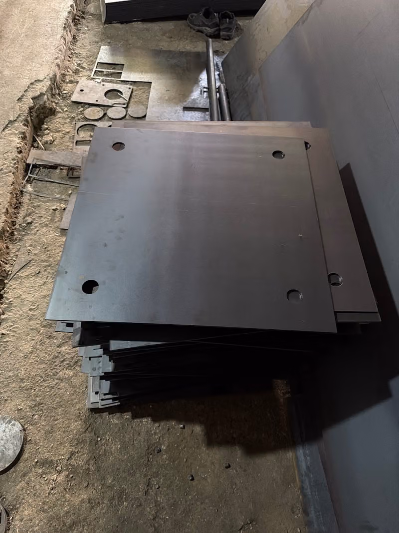 Laser Cutting and Metal Fabrication عيسى لقصّ الليزر وتصنيع المعادن