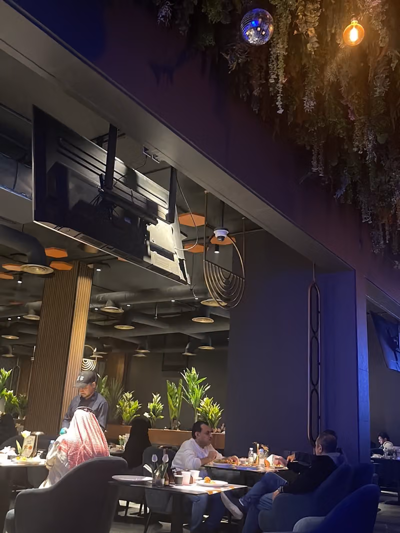 لاونج زازا جاردن Lounge Zaza Garden