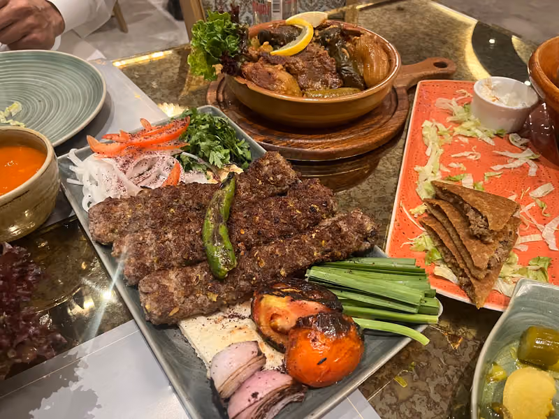 مطعم صمد العراقي البوليفارد ( ليالي العراقي )