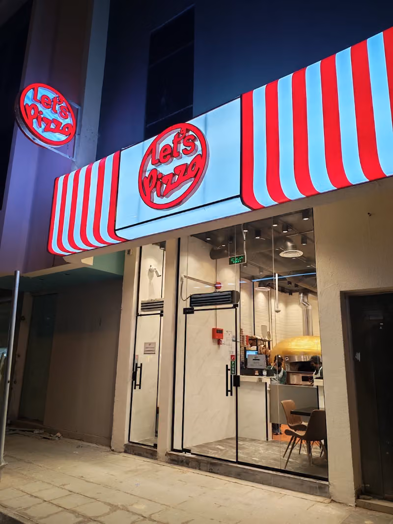 Lets Pizza Al Olaya - ليتس بيتزا العليا