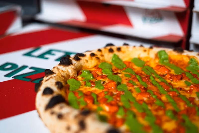 Lets Pizza takhassusi - ليتس بيتزا التخصصي