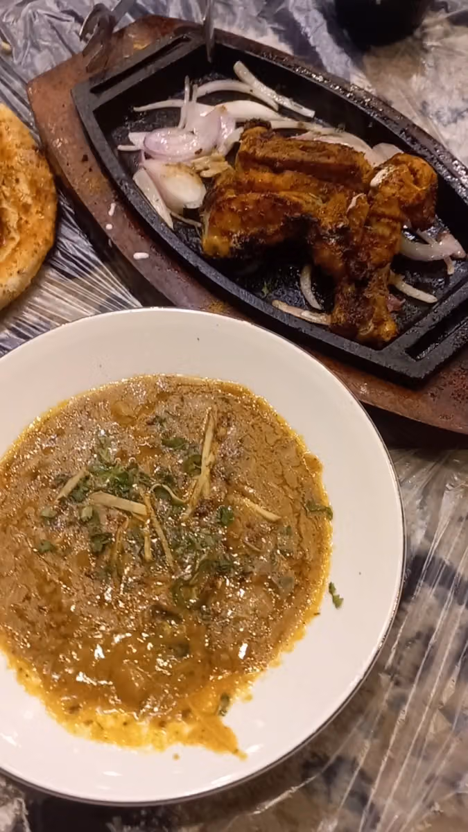 LIGHT CHILLI ًًً گوجرانوالہ ہوٹل