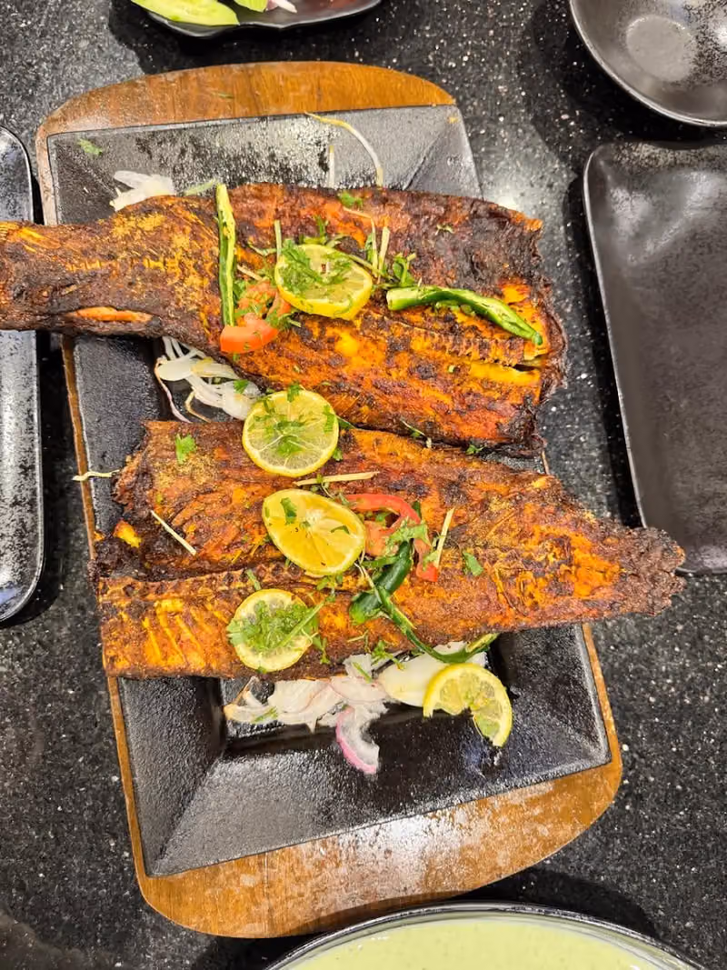 LIGHT CHILLI ًًً گوجرانوالہ ہوٹل
