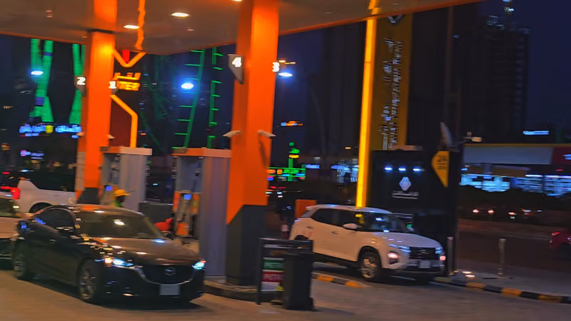 R032-Liter Gas Station | محطة لتر