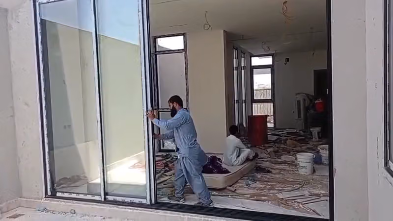 للالمنيوم والزجاج مؤسسه الشروق