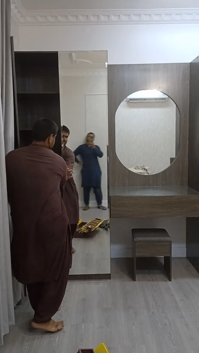 للدیکور و الموبیلیا و نجار